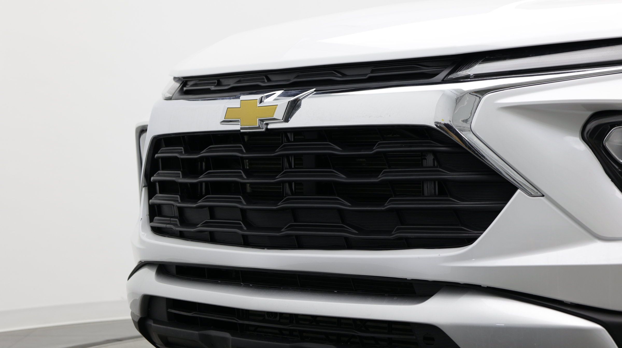 Used 2024 Chevrolet TrailBlazer LT w/ LT Cold Weather Package FWD image 8