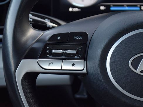 Used 2024 Hyundai Elantra Limited image 13