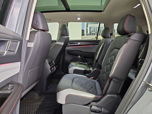 New 2026 Volkswagen Atlas Peak Edition AWD/4WD image 11