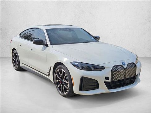 Used 2025 BMW i4 eDrive40 w/ M Sport Package image 3