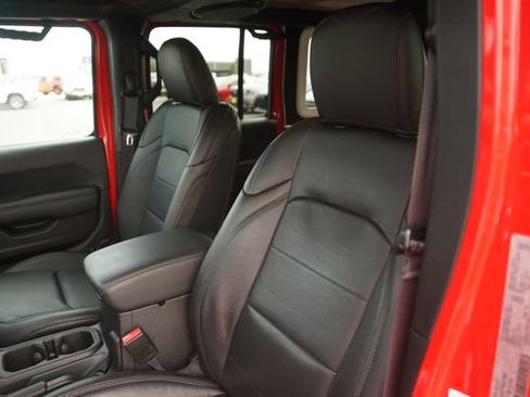 Used 2023 Jeep Wrangler Unlimited Sahara AWD/4WD image 10