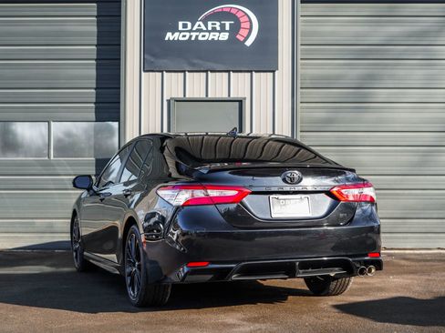 Used 2020 Toyota Camry SE FWD image 5