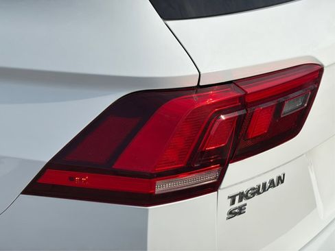 Used 2021 Volkswagen Tiguan SE image 25