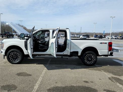 Used 2025 Ford F250 Platinum image 12