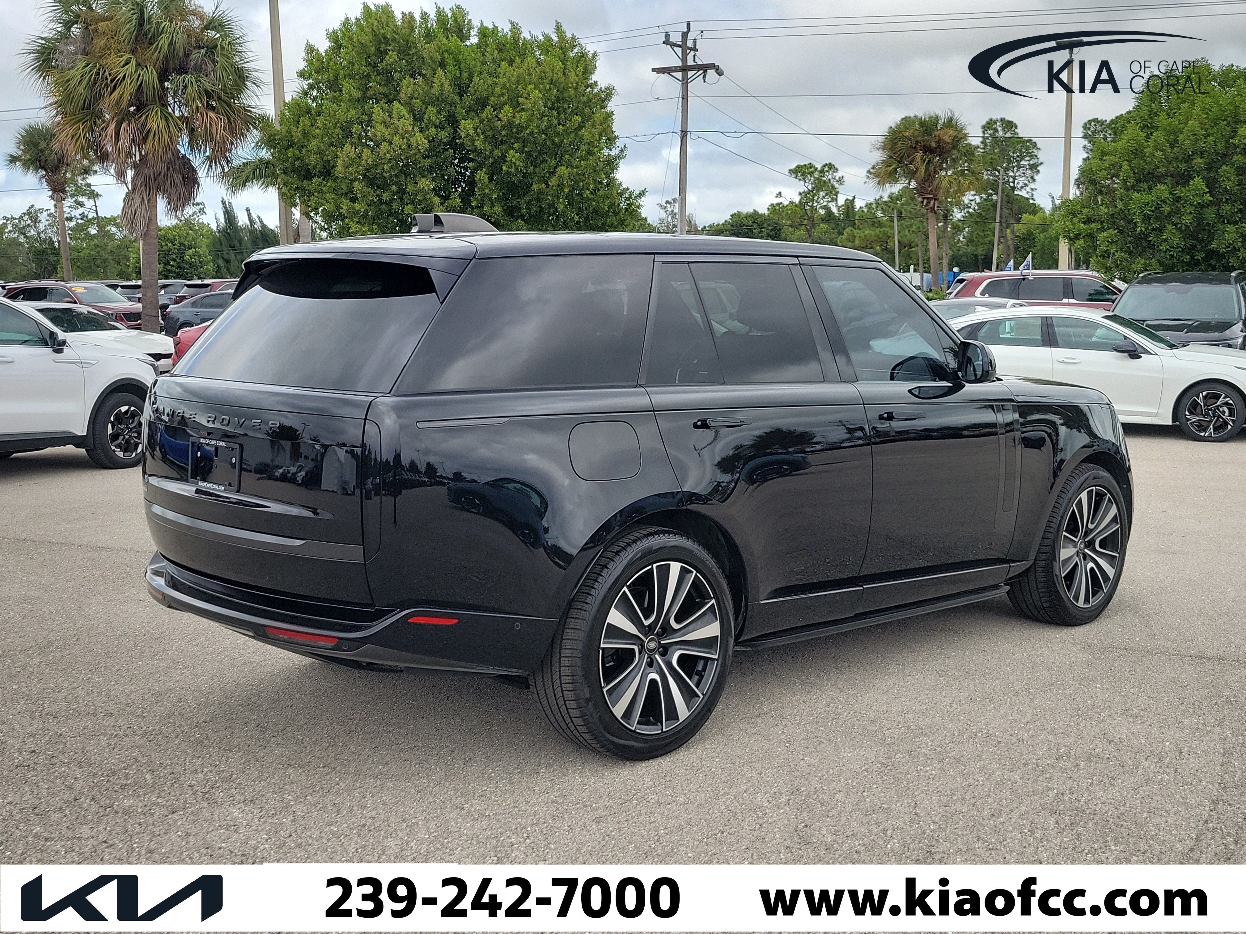 Used 2023 Land Rover Range Rover SE AWD/4WD image 6