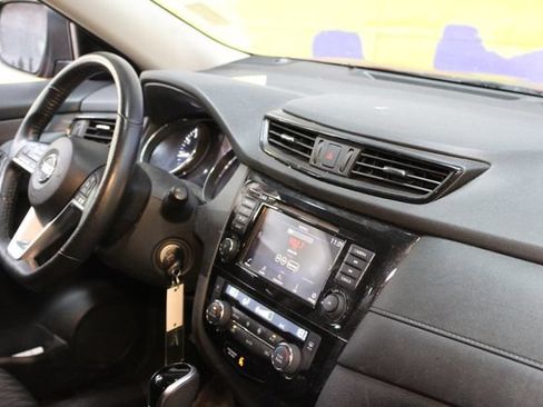 Used 2020 Nissan Rogue SV AWD/4WD image 10
