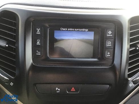 Used 2017 Jeep Cherokee Sport w/ Safety Group image 38