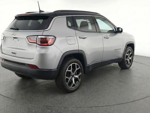 Used 2025 Jeep Compass Limited AWD/4WD image 9