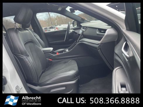 New 2025 Jeep Grand Cherokee Altitude image 21