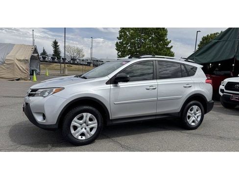 Used 2014 Toyota RAV4 LE FWD image 1