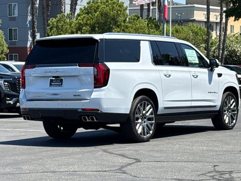 New 2026 GMC Yukon XL Denali Ultimate w/ LPO, Get Active Package AWD/4WD image 5