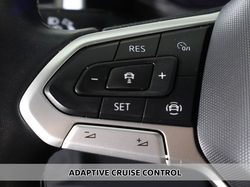 Used 2022 Volkswagen Atlas Cross Sport SE image 3