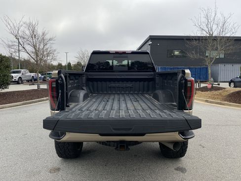 Used 2024 GMC Sierra 2500 AT4X image 52