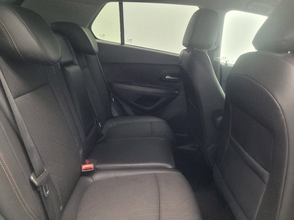 Used 2022 Chevrolet Trax LT w/ LT Convenience Package FWD image 19