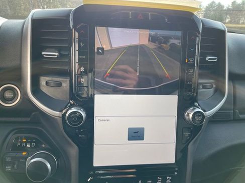 Used 2024 RAM 2500 Big Horn w/ Sport Appearance Package image 33