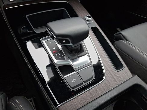 Certified 2023 Audi Q5 e Prestige w/ Prestige Package image 15