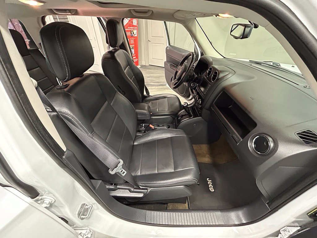 Used 2017 Jeep Patriot High Altitude AWD/4WD image 40