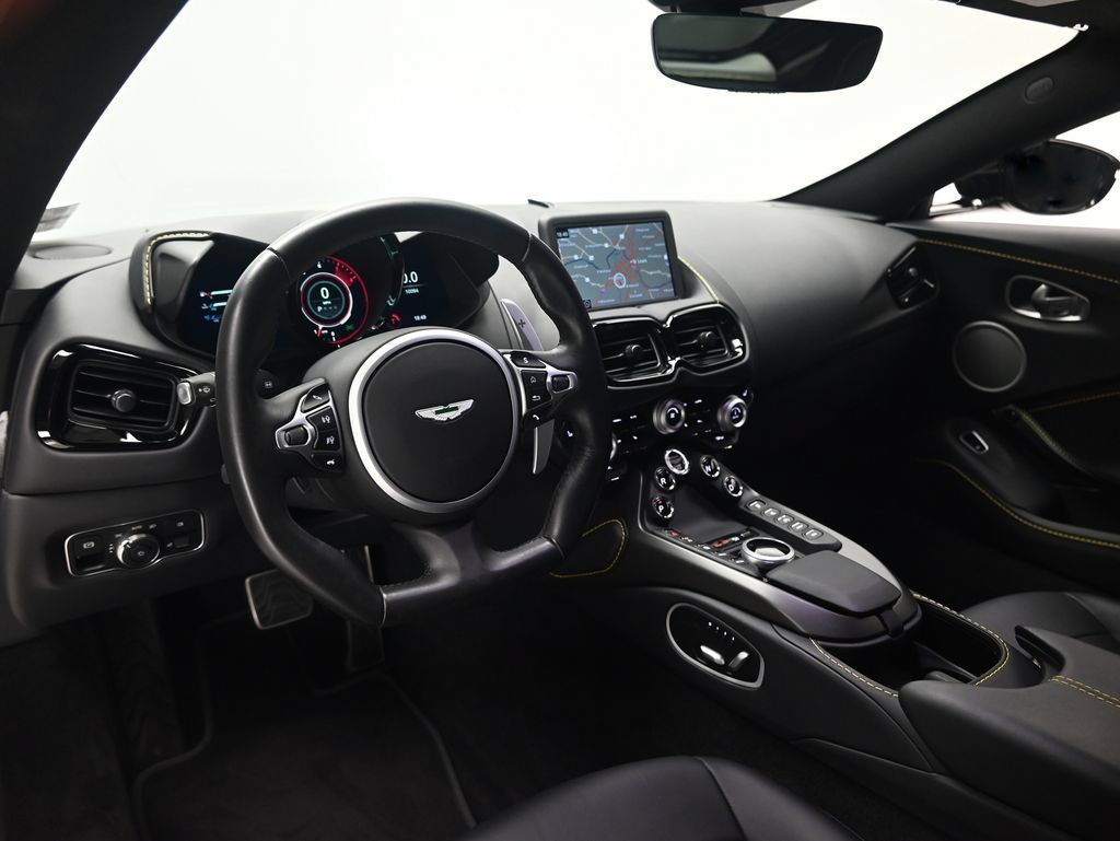 Used 2022 Aston Martin V8 Vantage Coupe RWD image 10
