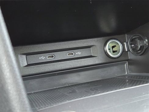 Used 2022 Volkswagen Tiguan SE R-Line image 22