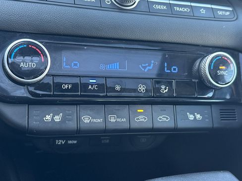 Used 2023 Hyundai Elantra Limited FWD image 27