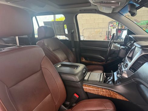 Used 2019 Chevrolet Tahoe Premier w/ Premier Plus Edition AWD/4WD image 31
