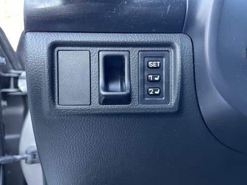 Used 2004 Lexus IS 300 image 30