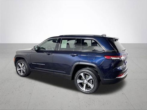 Certified 2023 Jeep Grand Cherokee 4WD 4xe w/ Luxury Tech Group II image 9