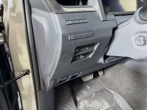 Certified 2025 Lexus GX 550 image 10