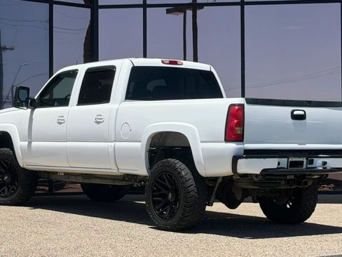 Used 2004 Chevrolet Silverado 2500 LT RWD image 9