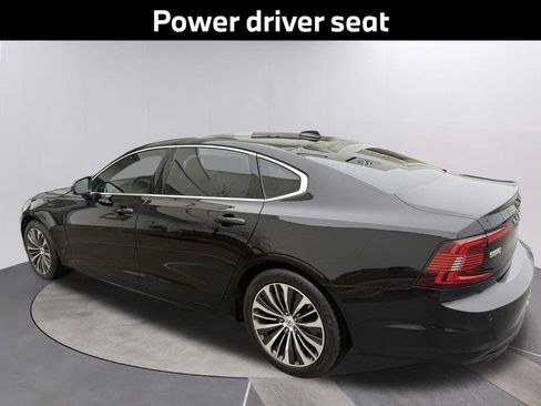 Used 2022 Volvo S90 B6 Momentum image 7