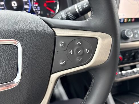 Used 2023 GMC Acadia Denali AWD/4WD image 12