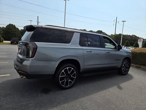 Used 2025 Chevrolet Suburban RST w/ Comfort Package AWD/4WD image 14