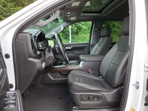 Used 2023 GMC Sierra 1500 SLT w/ SLT Premium Plus Package AWD/4WD image 14