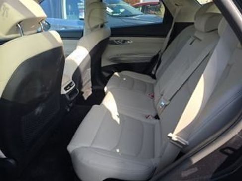 Used 2022 Genesis GV70 2.5T w/ Select Package image 9