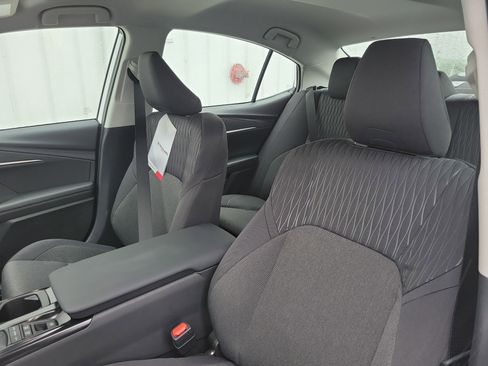 Used 2025 Toyota Camry LE image 69