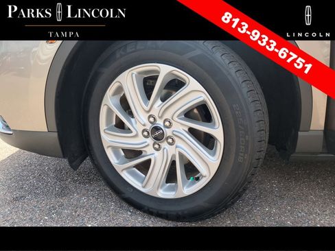 Certified 2020 Lincoln Corsair FWD w/ Rear Removable Package Tray image 32