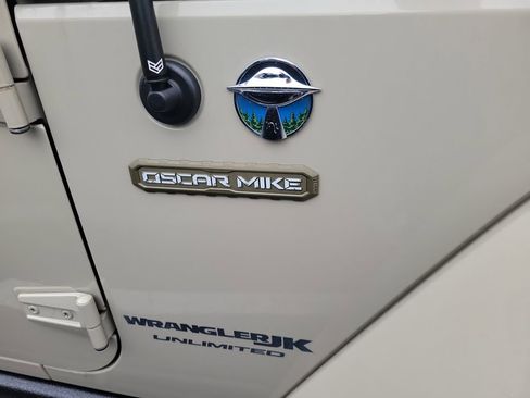 Used 2018 Jeep Wrangler Unlimited Sport AWD/4WD image 12