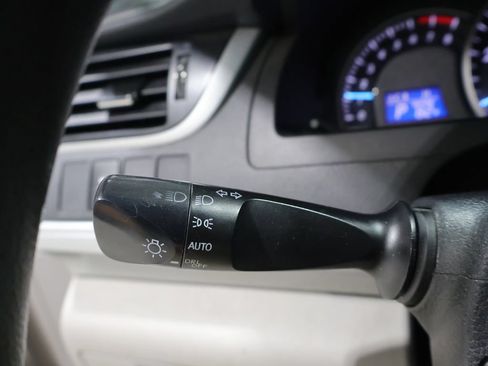 Used 2014 Toyota Camry LE FWD image 32