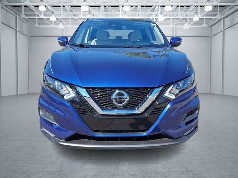 Used 2020 Nissan Rogue Sport SV w/ All-Weather Package AWD/4WD image 2