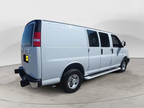 Used 2024 Chevrolet Express 2500 w/ Driver Convenience Package RWD image 5