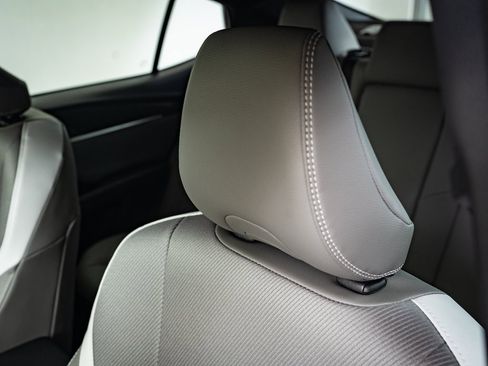 Used 2025 Toyota Camry SE image 18