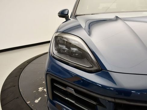 Used 2024 Porsche Cayenne S image 14