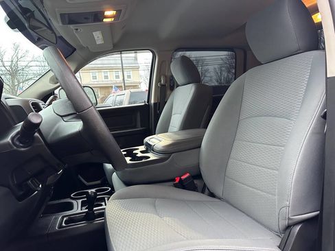 Used 2018 RAM 3500 Tradesman w/ Chrome Appearance Group image 11