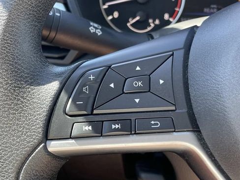 Used 2024 Nissan Altima 2.5 SV FWD image 19