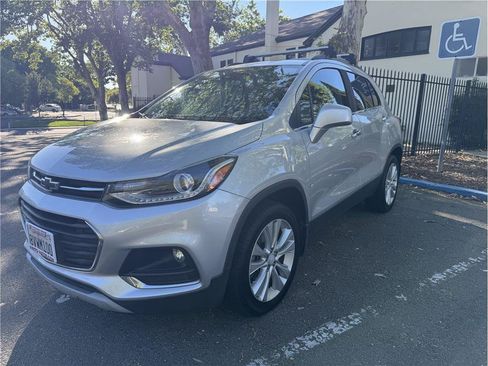 Used 2020 Chevrolet Trax Premier w/ LPO, Protection Package AWD/4WD image 3