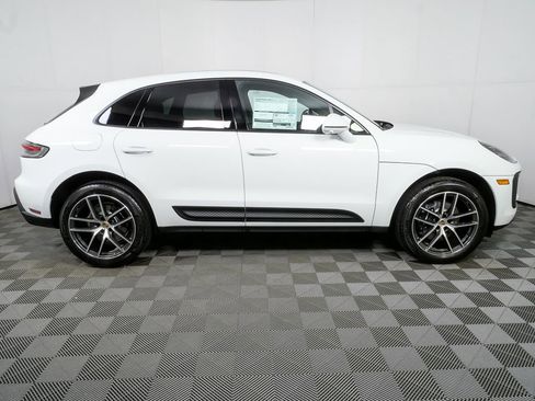 New 2026 Porsche Macan AWD image 29