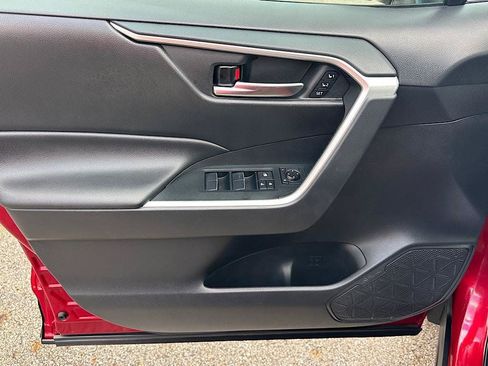 Certified 2021 Toyota RAV4 XLE Premium AWD/4WD image 15