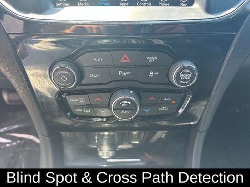 Used 2018 Chrysler 300 S w/ 300S Premium Group RWD image 28