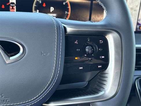 New 2026 INFINITI QX80 4WD w/ Sport Exterior Package image 32