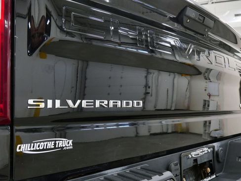 Used 2019 Chevrolet Silverado 1500 Custom w/ Custom Value Package image 9